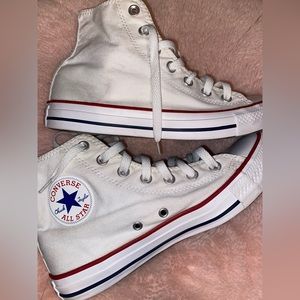 Converse Hightops in White Unisex